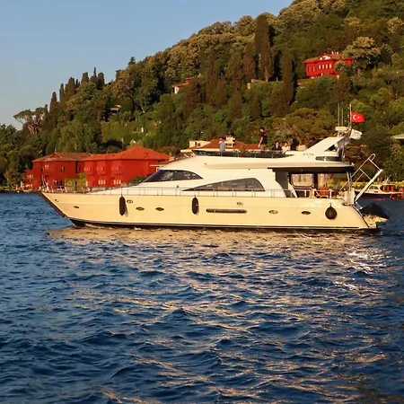 Baltik Tur Botel *